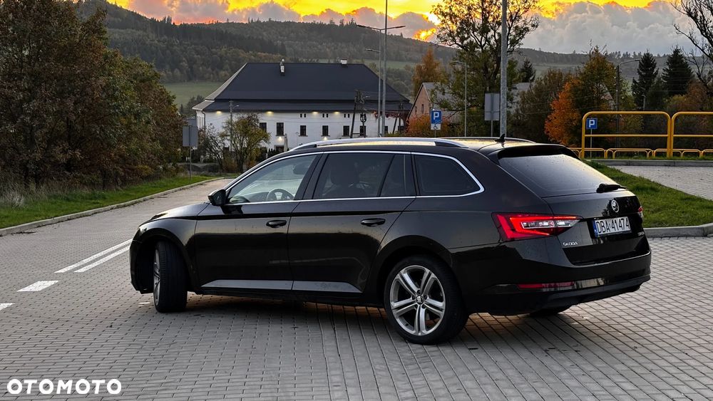 Skoda Superb 2.0 TDI Ambition DSG - 4