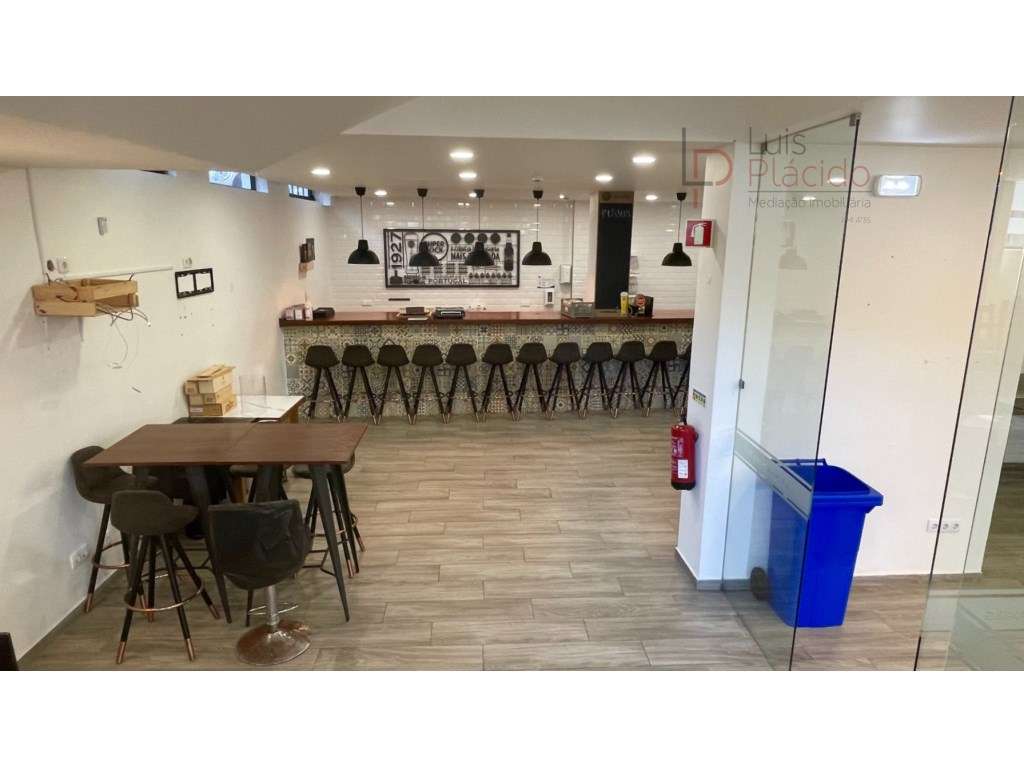 Restaurante no centro da cidade de Sines - Grande imagem: 2/20