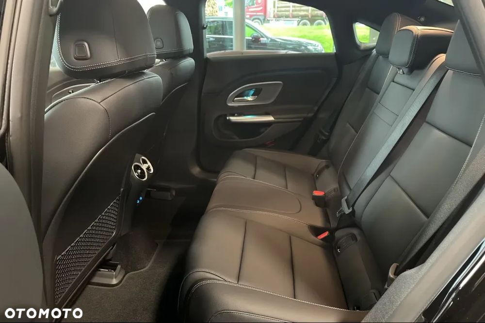 Mercedes-Benz CLA 200 mHEV 8G-DCT - 14