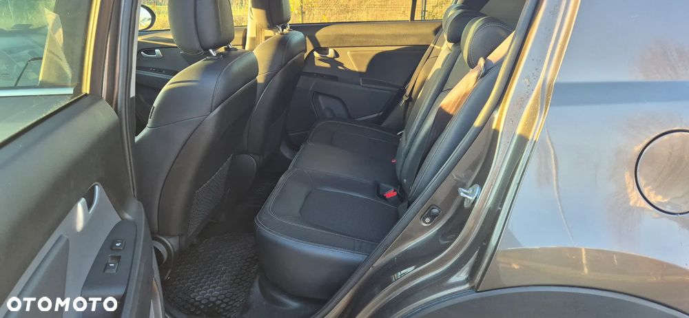 Kia Sportage 2.0 CRDI AWD Spirit - 9