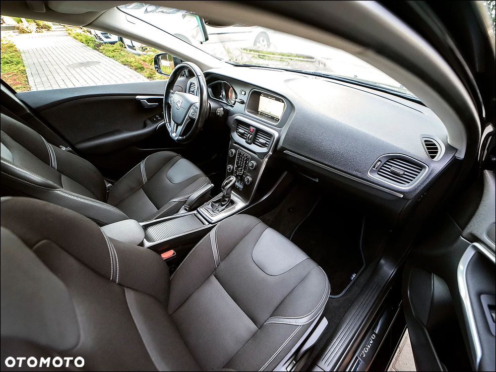 Volvo V40 - 16