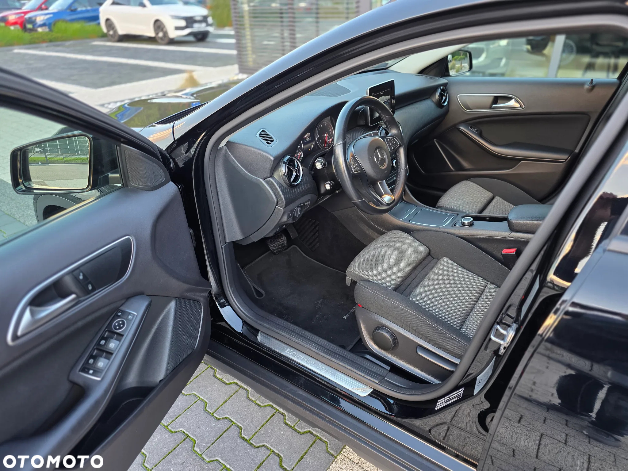 Mercedes-Benz GLA 180 7G-DCT Style - 11