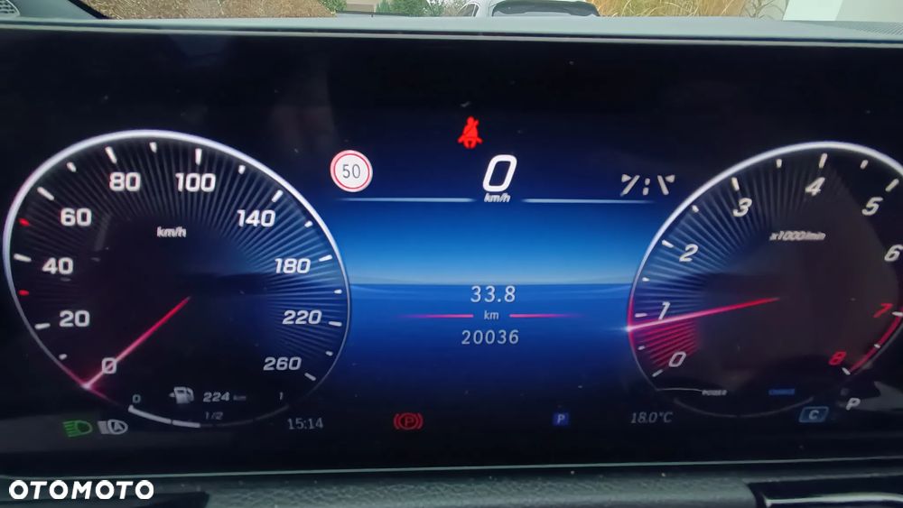 Mercedes-Benz GLA - 9