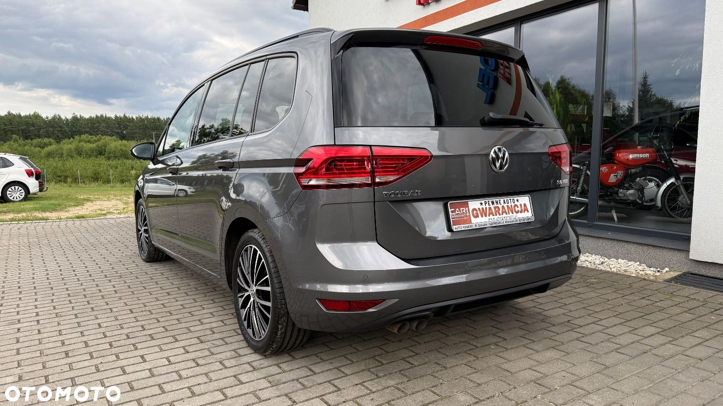 Volkswagen Touran - 11