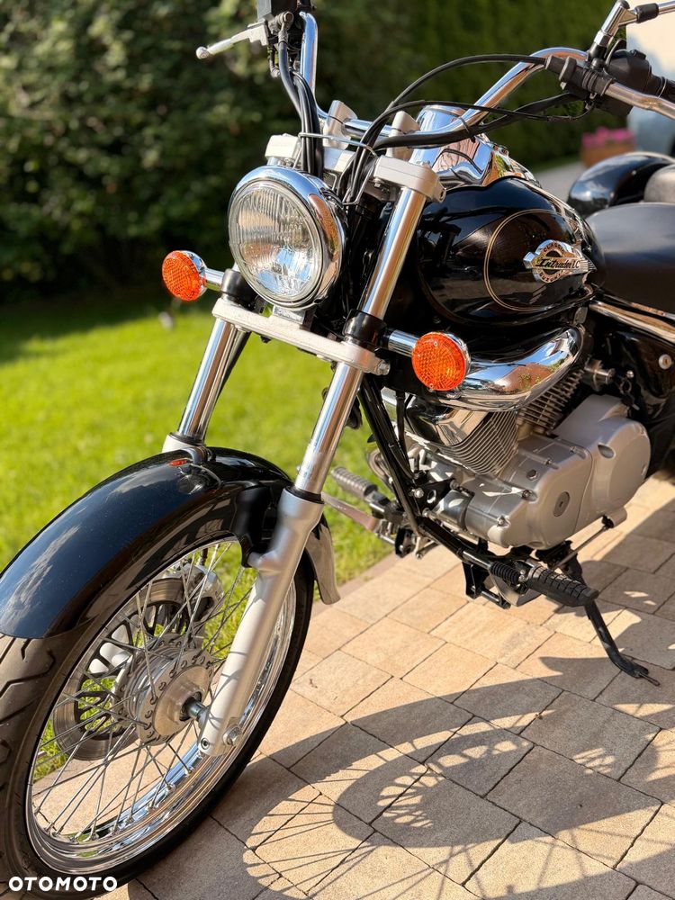 Suzuki Intruder - 8