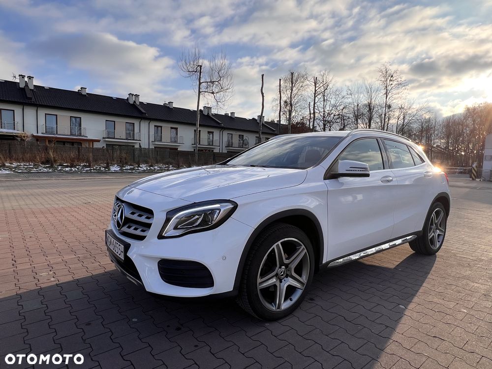 Mercedes-Benz GLA 200 7G-DCT AMG Line - 1