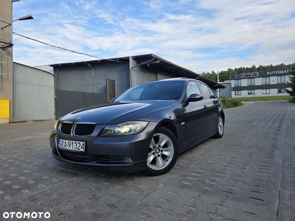 BMW Seria 3 320i - 1