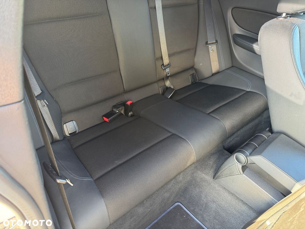 BMW Seria 1 118d DPF Edition Lifestyle - 27