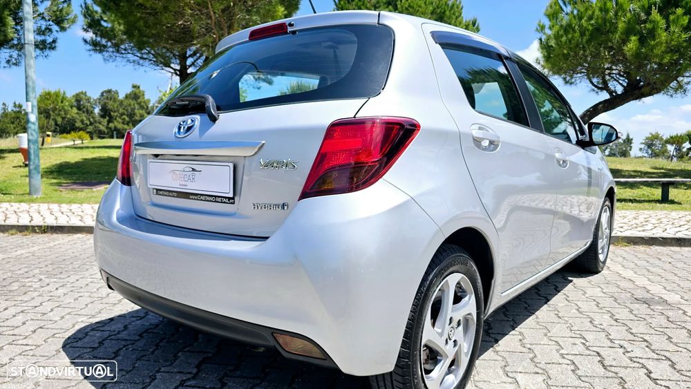 Toyota Yaris 1.5 HSD Comfort +P.Style+P.Techno - 26