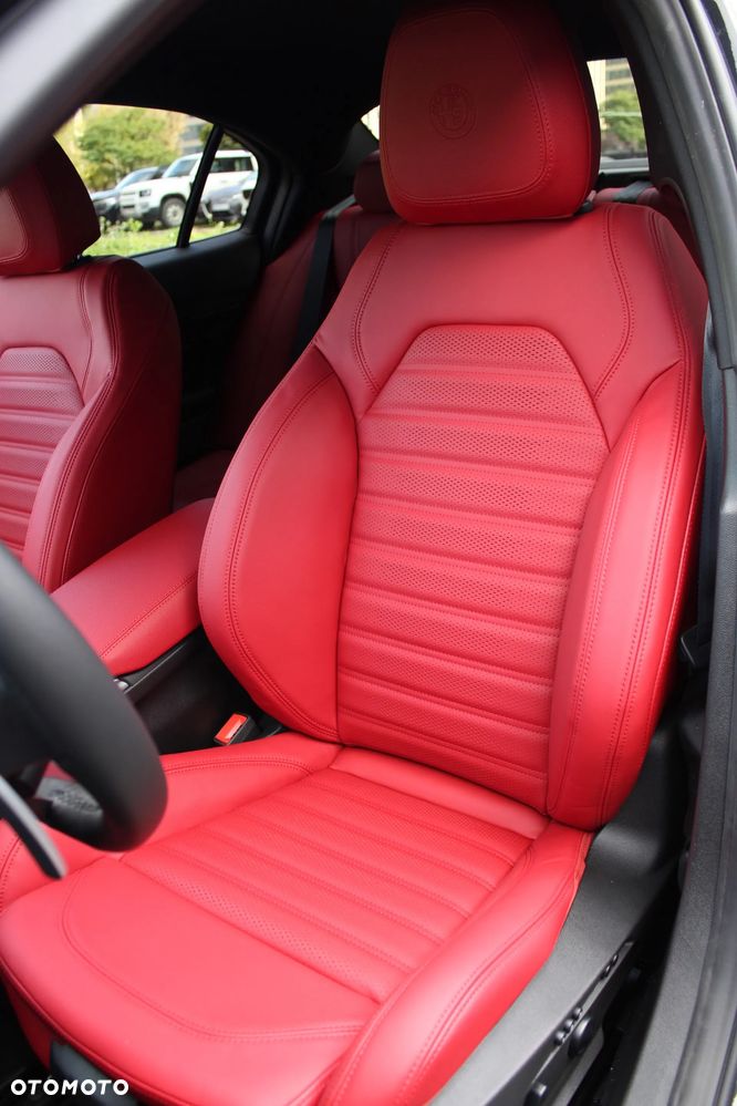Alfa Romeo Giulia 2.0 Turbo Veloce Q4 - 12