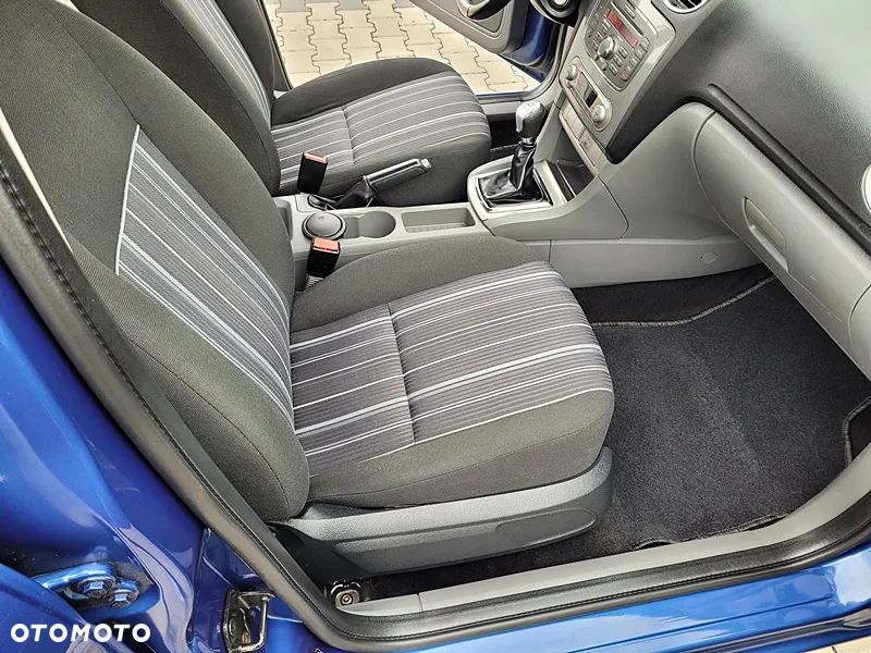 Ford Focus 1.6 16V Ambiente - 30