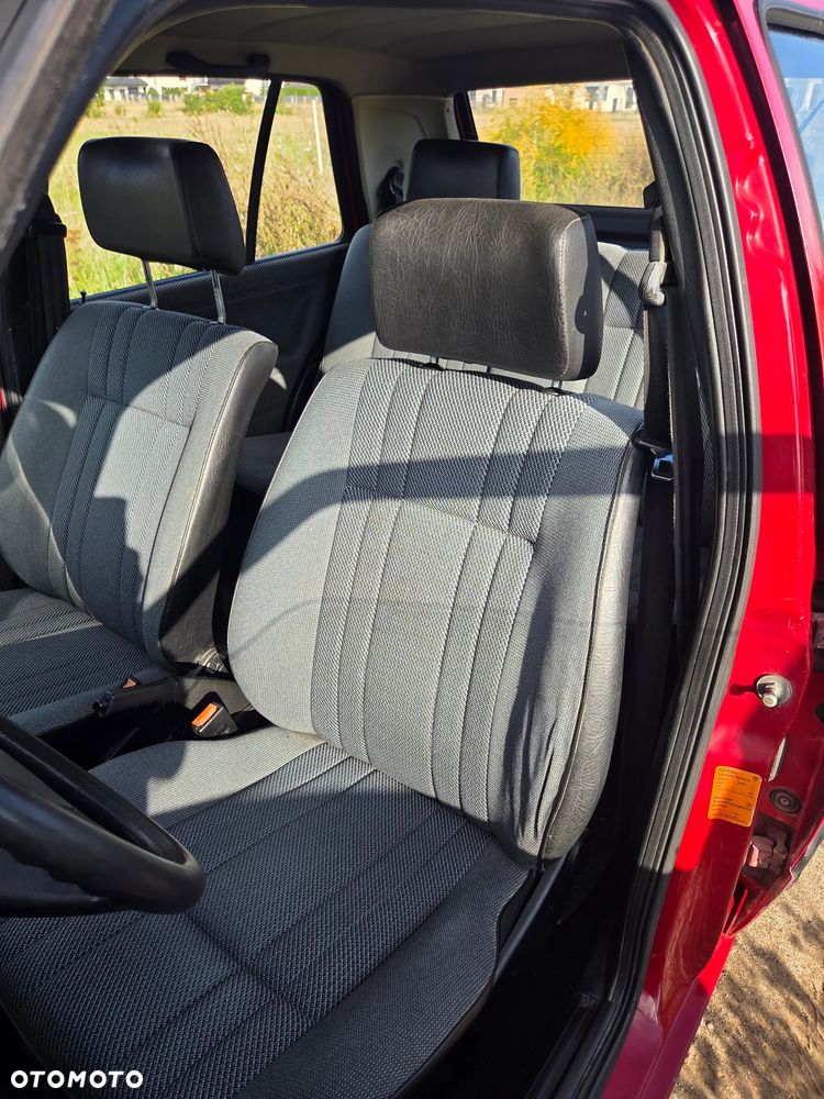 Volkswagen Golf 1.6 CL - 11