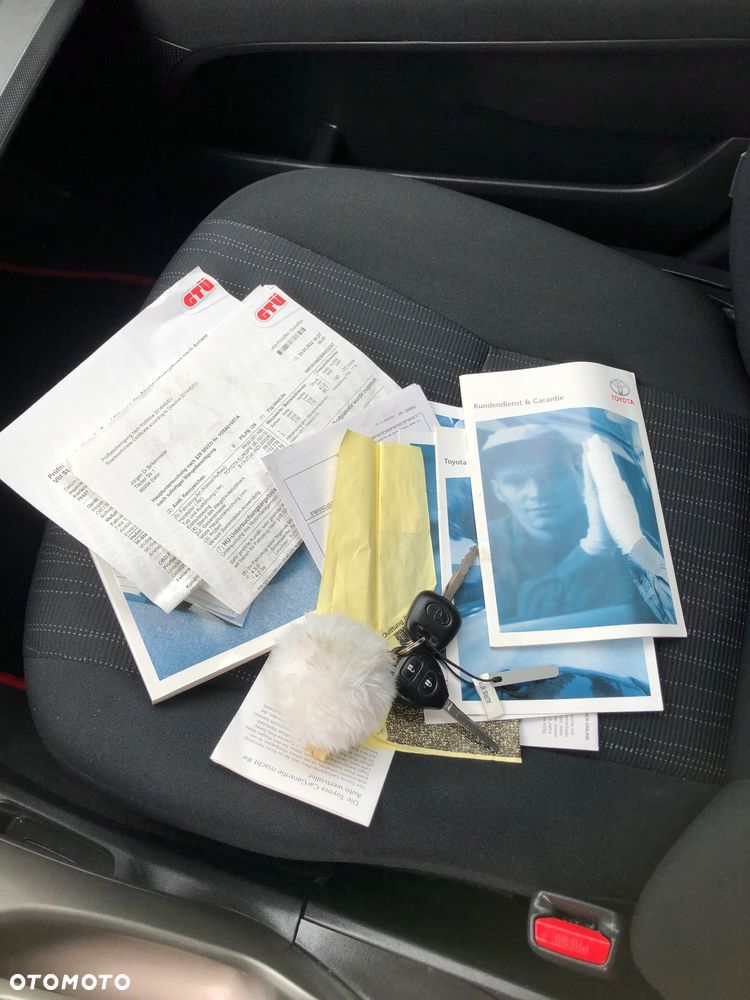 Toyota Auris 1.6 VVT-i Terra - 22