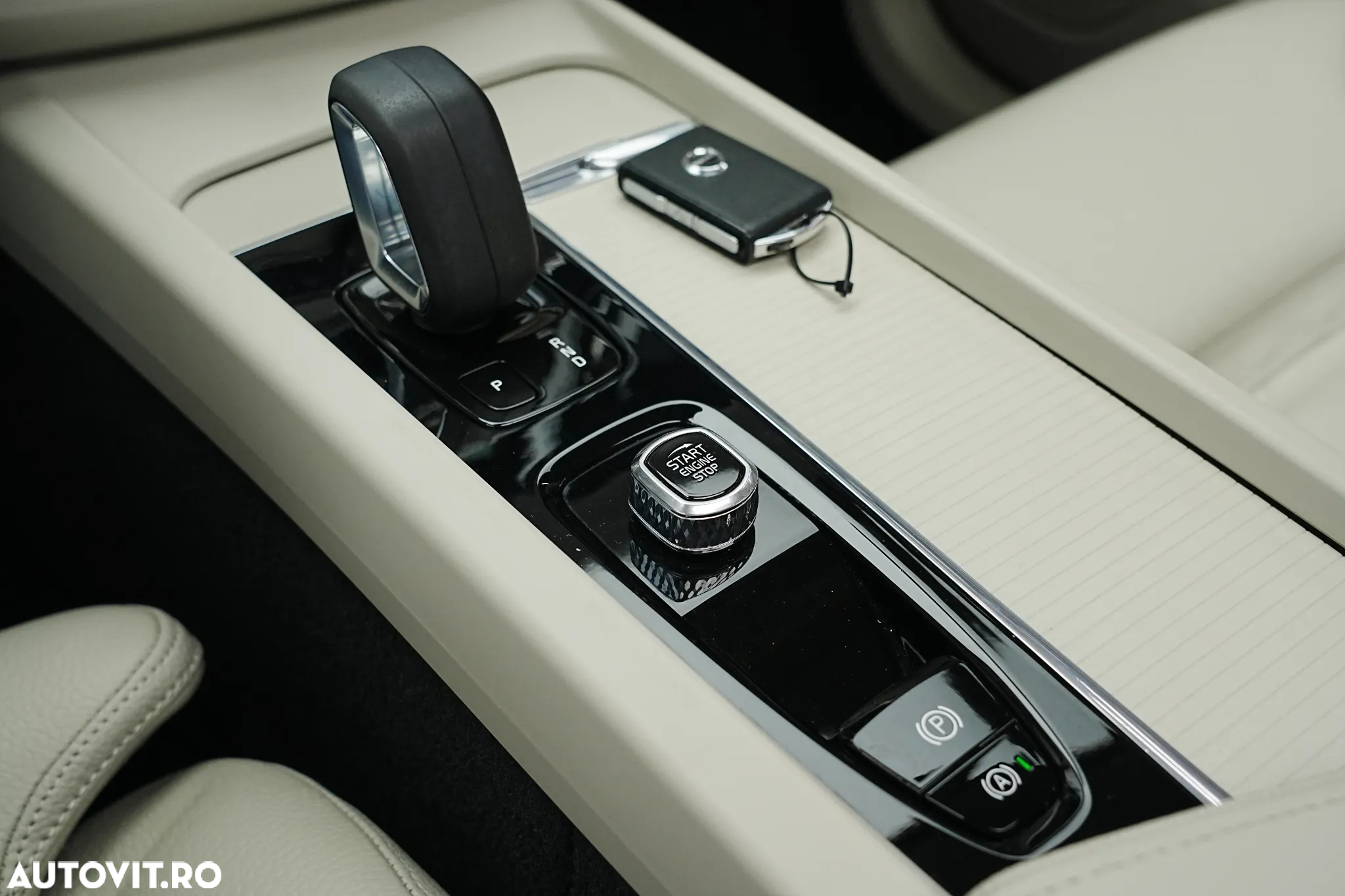 Volvo XC 60 Recharge T6 Twin Engine eAWD Inscription Expression - 9