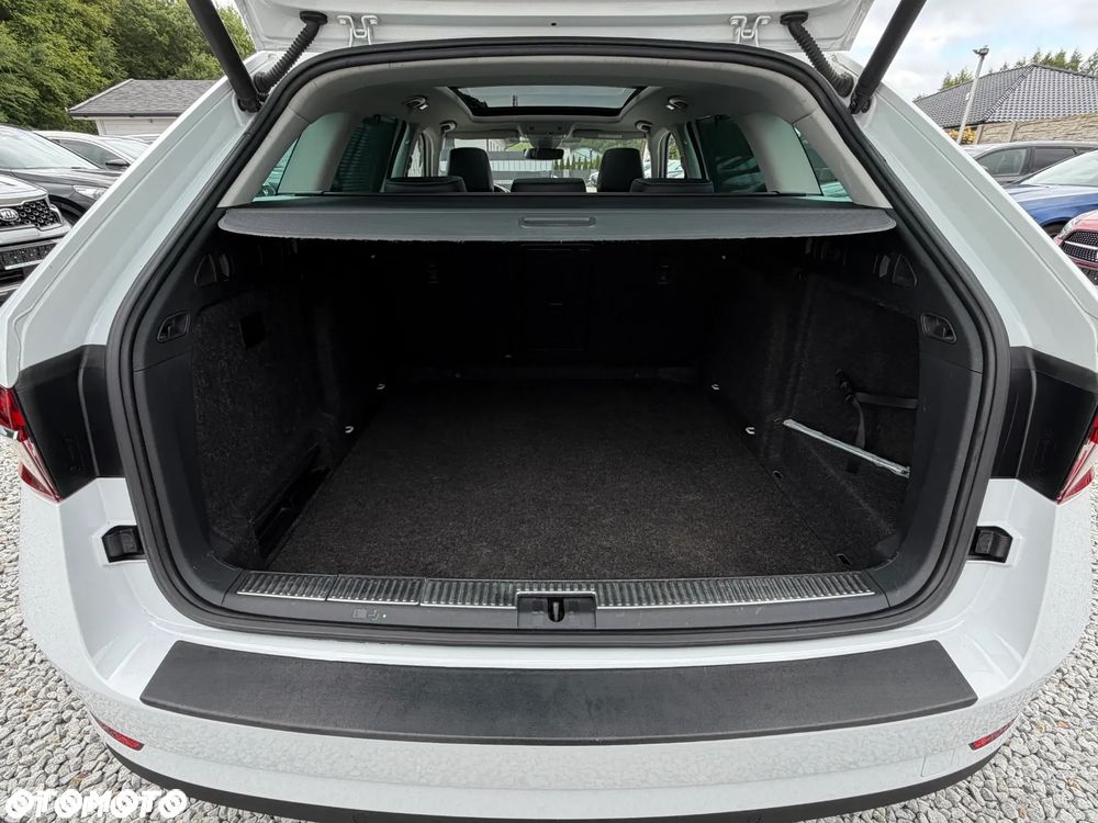 Skoda Superb 2.0 TDI SCR 4x4 L&K DSG - 33