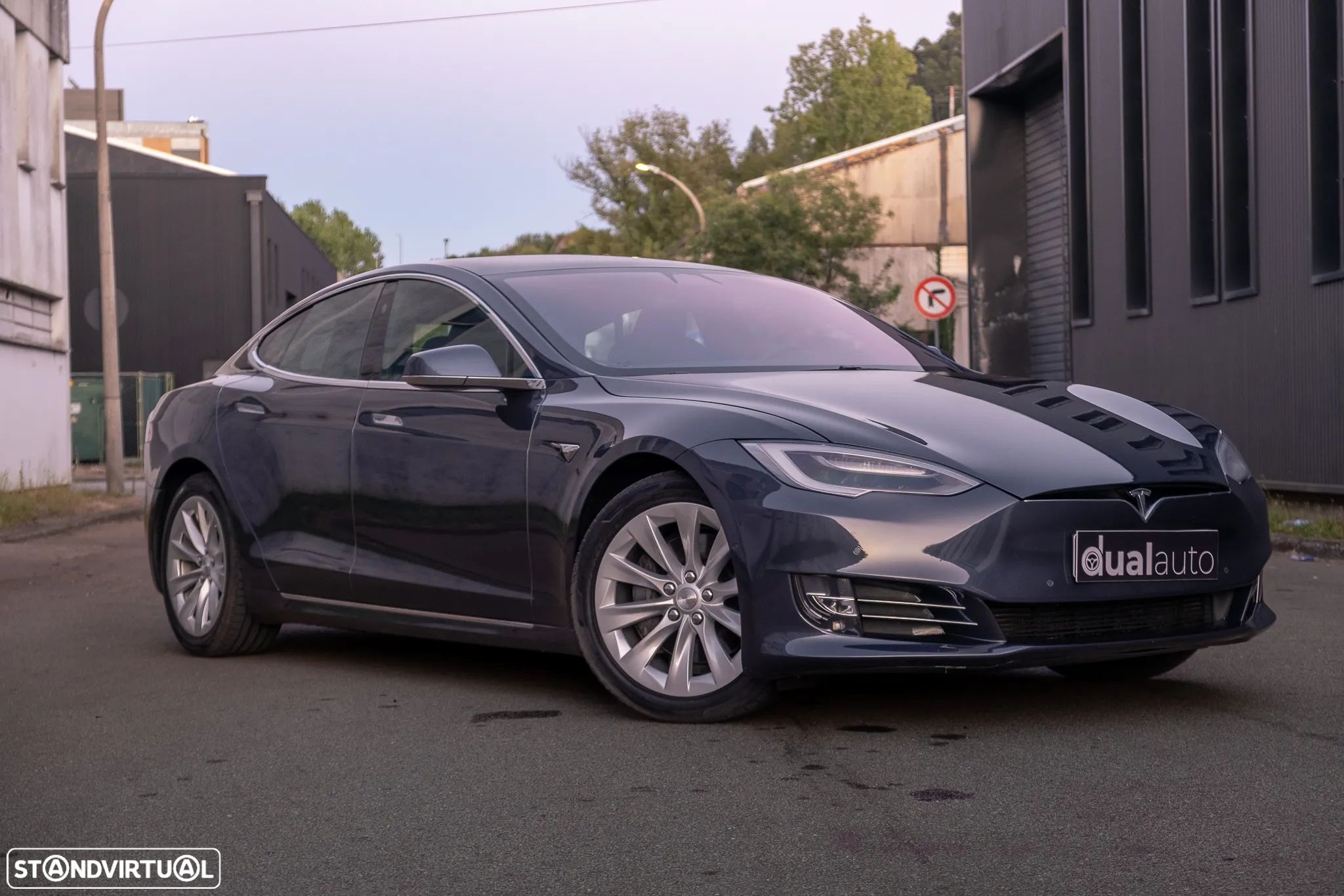 Tesla Model S Long Range - 1