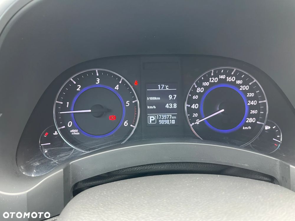 Infiniti QX70 3.0d S - 17