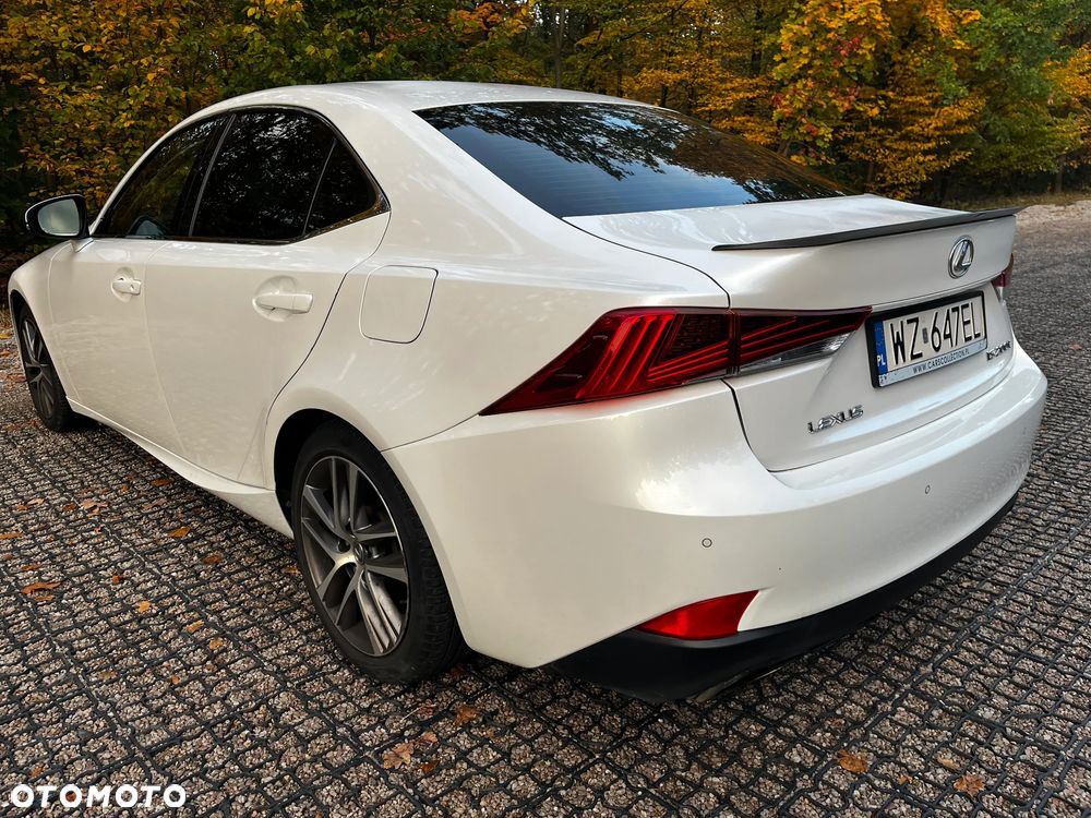 Lexus IS - 7