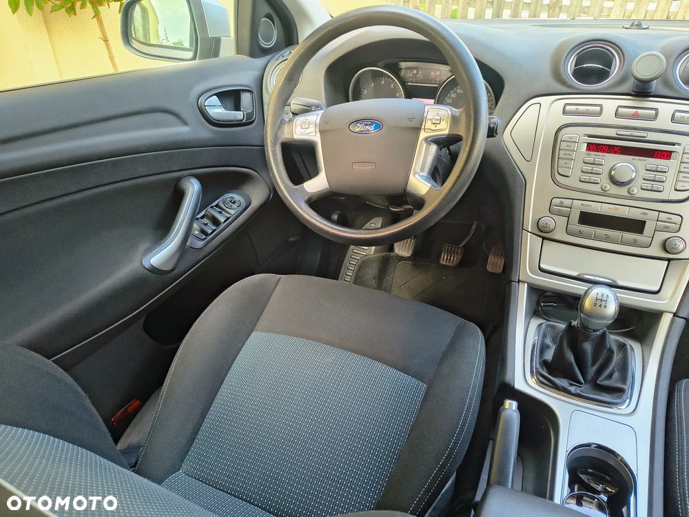 Ford Mondeo - 8