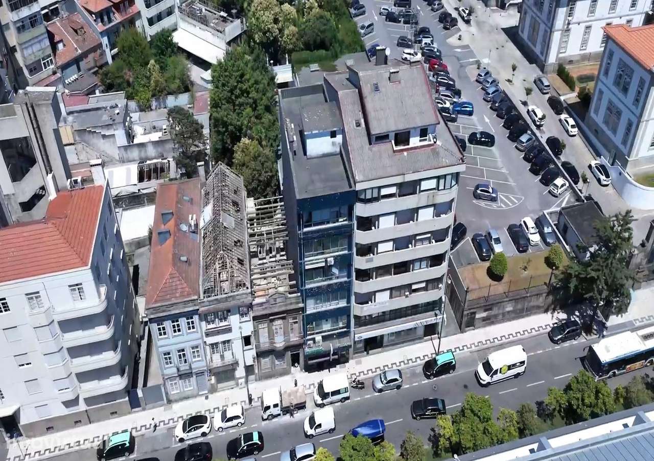 T1 com terraço e elevador no Porto - 46m² - Grande imagem: 4/16