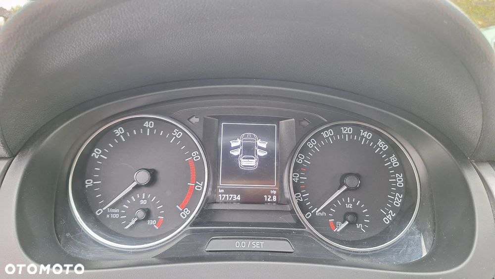 Skoda RAPID Spaceback 1.2 TSI Edition - 17