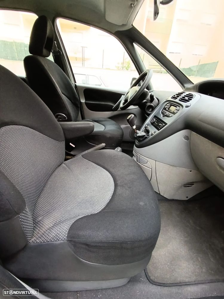 Citroën Xsara Picasso 1.6i Exclusive - 20