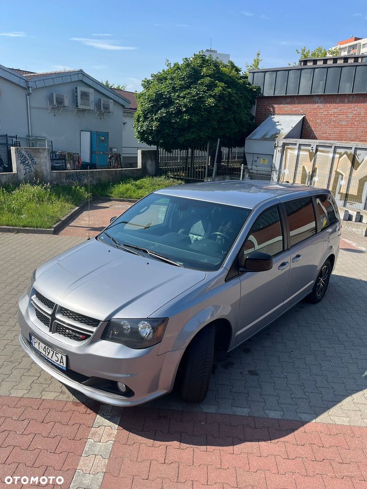 Dodge Grand Caravan - 2