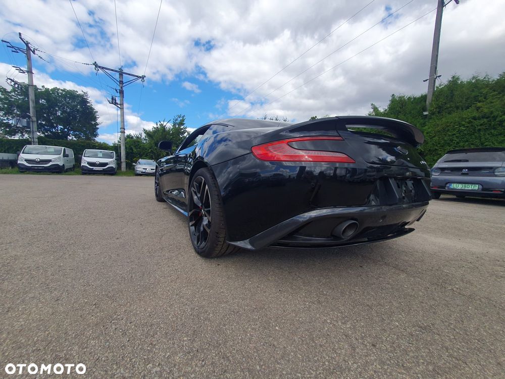 Aston Martin Vanquish - 5