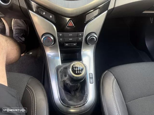 Chevrolet Cruze 1.7 VCDi LT - 20