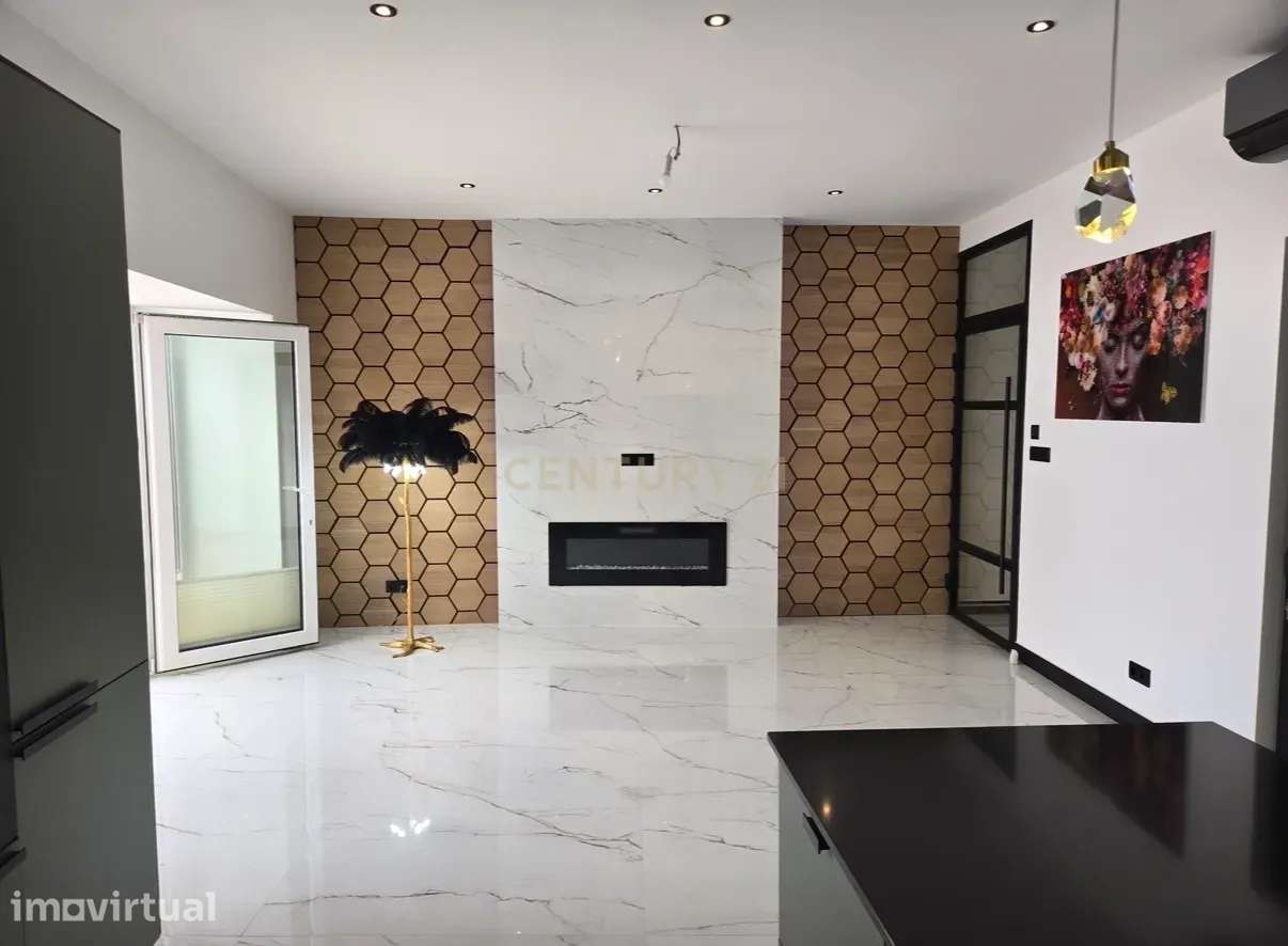 Moradia de Luxo Renovada com Piscina, Vista Mar e estúdio para Rentabi - Grande imagem: 5/35