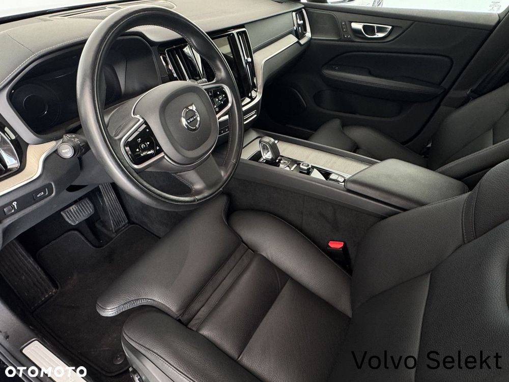 Volvo V60 Cross Country - 13