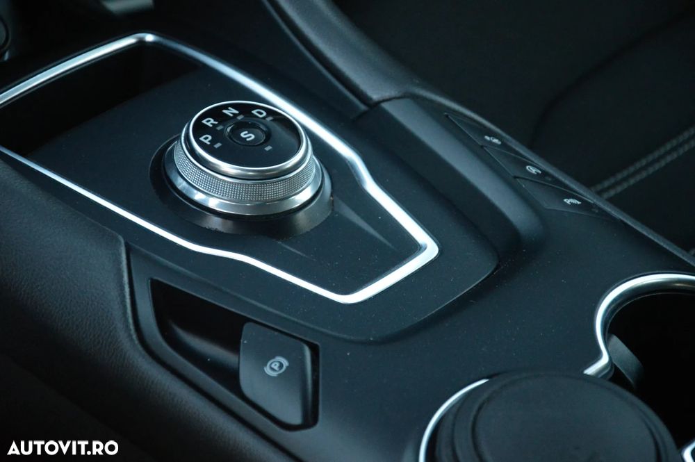 Ford Mondeo 2.0 TDCi Aut. Trend - 32