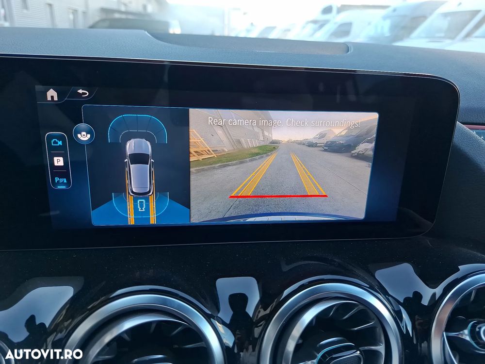 Mercedes-Benz GLA 220 4MATIC MHEV - 25