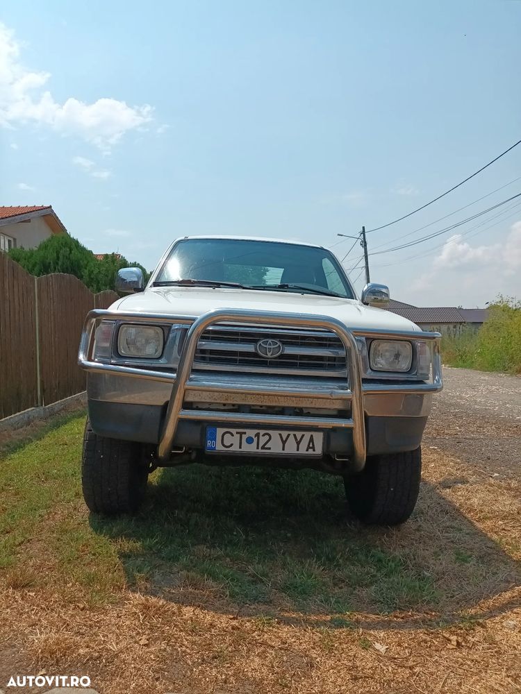 Toyota Hilux - 36