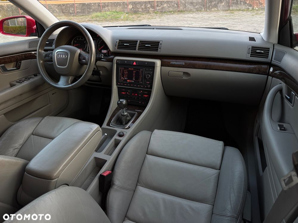 Audi A4 Limousine - 7