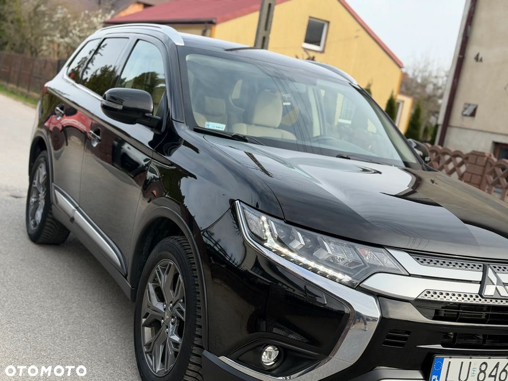 Mitsubishi Outlander 2.0 Intense + Navi 4WD CVT - 39