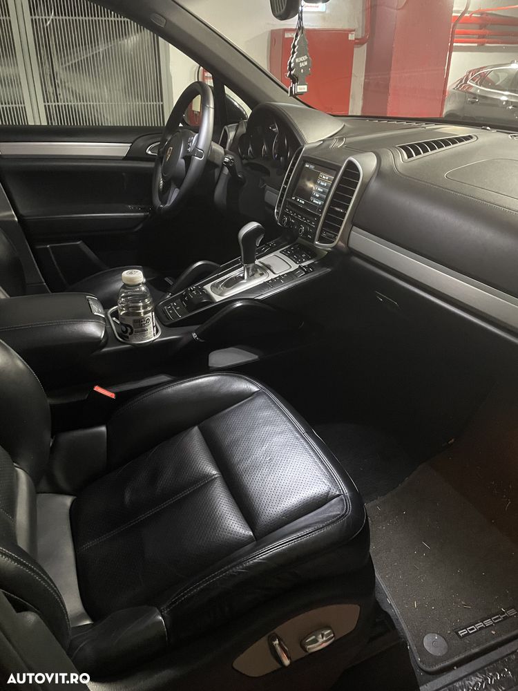 Porsche Cayenne - 5