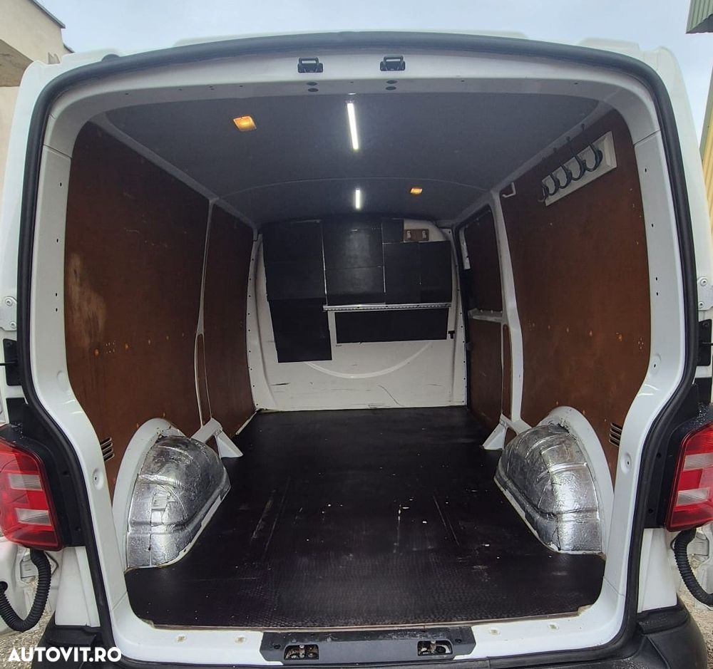 Volkswagen Transporter - 11