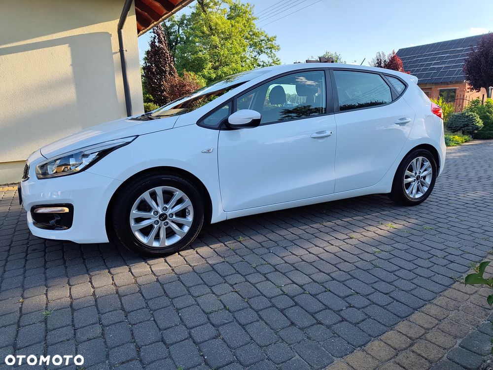 Kia Ceed 1.6 GDI Dream Team Edition - 8