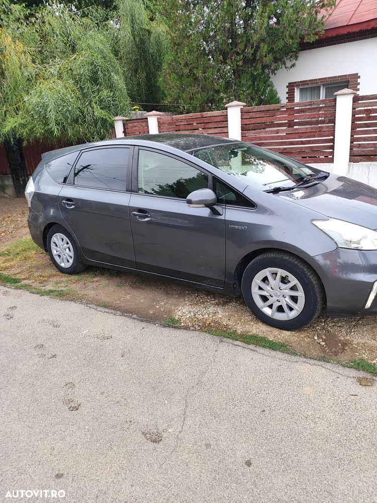 Toyota Prius+ (Hybrid) - 1