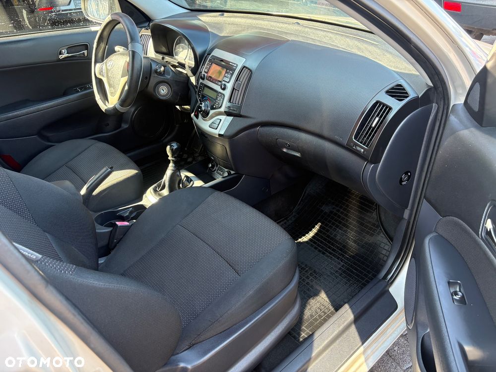 Hyundai i30 1.6 Premium EU5 - 10