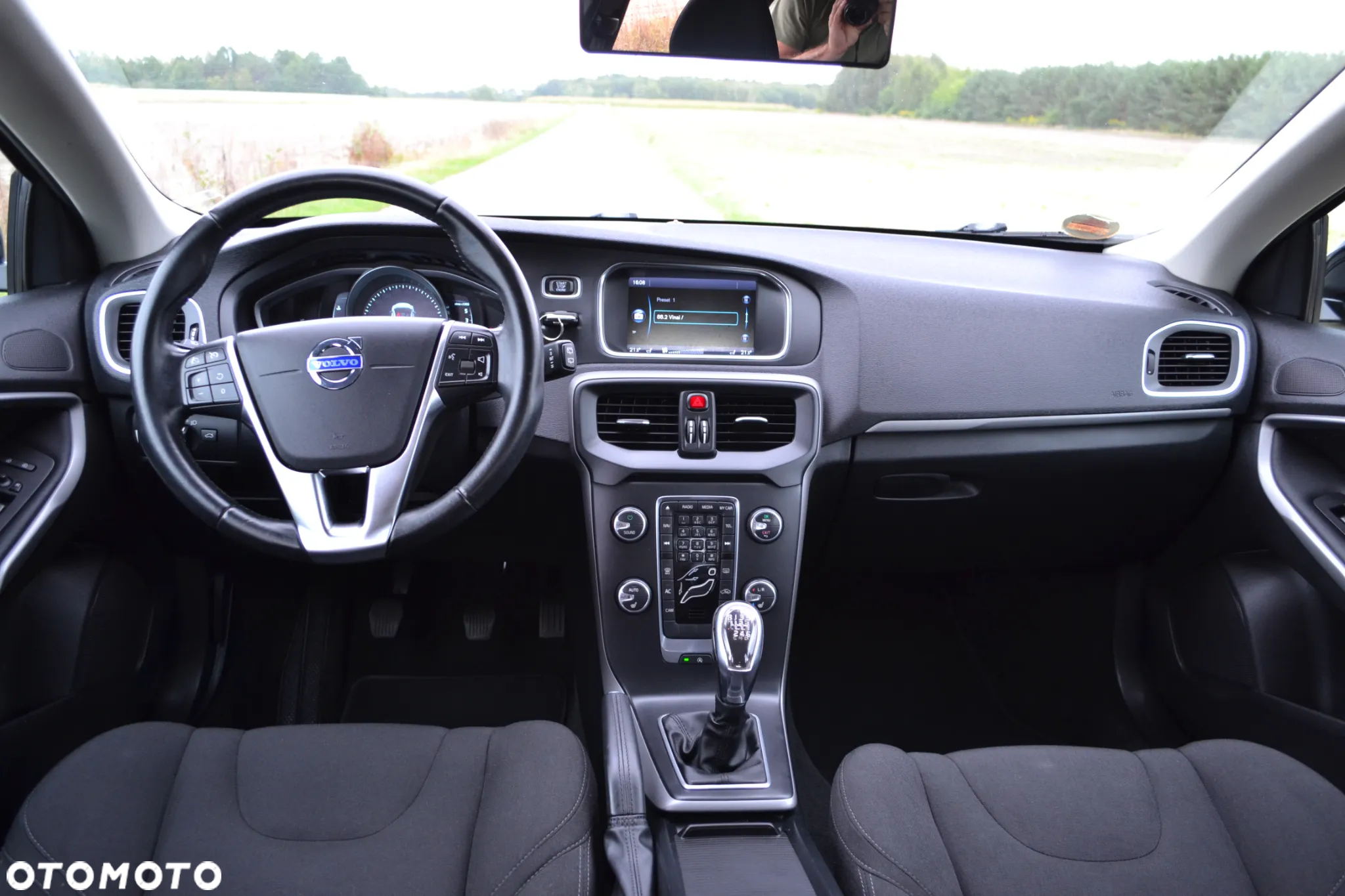 Volvo V40 D2 Kinetic - 25