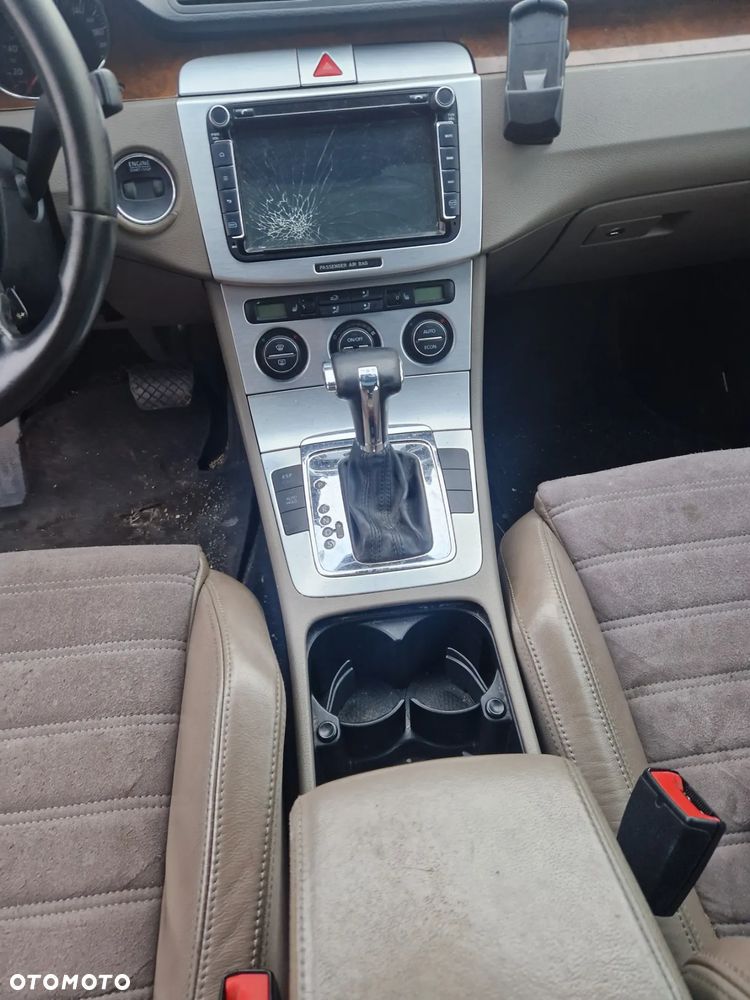 Volkswagen Passat 2.0 TDI DPF DSG Individual Chrom dunkel - 17