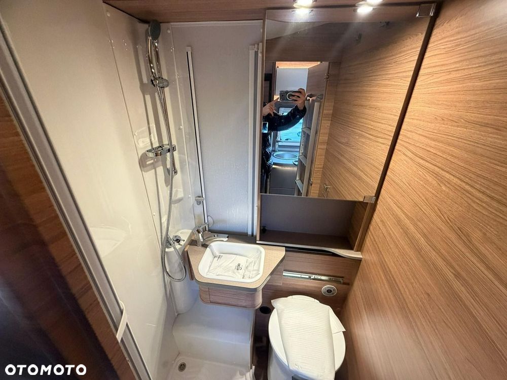 Weinsberg CaraCompact Suite MB 640 MEG - 25