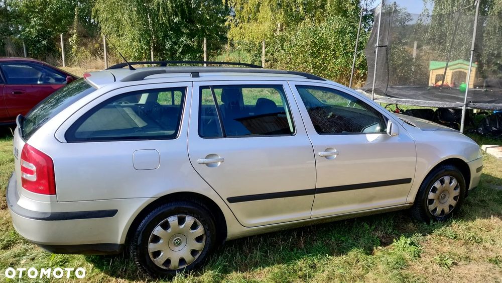Skoda Octavia 1.6 Ambiente - 8