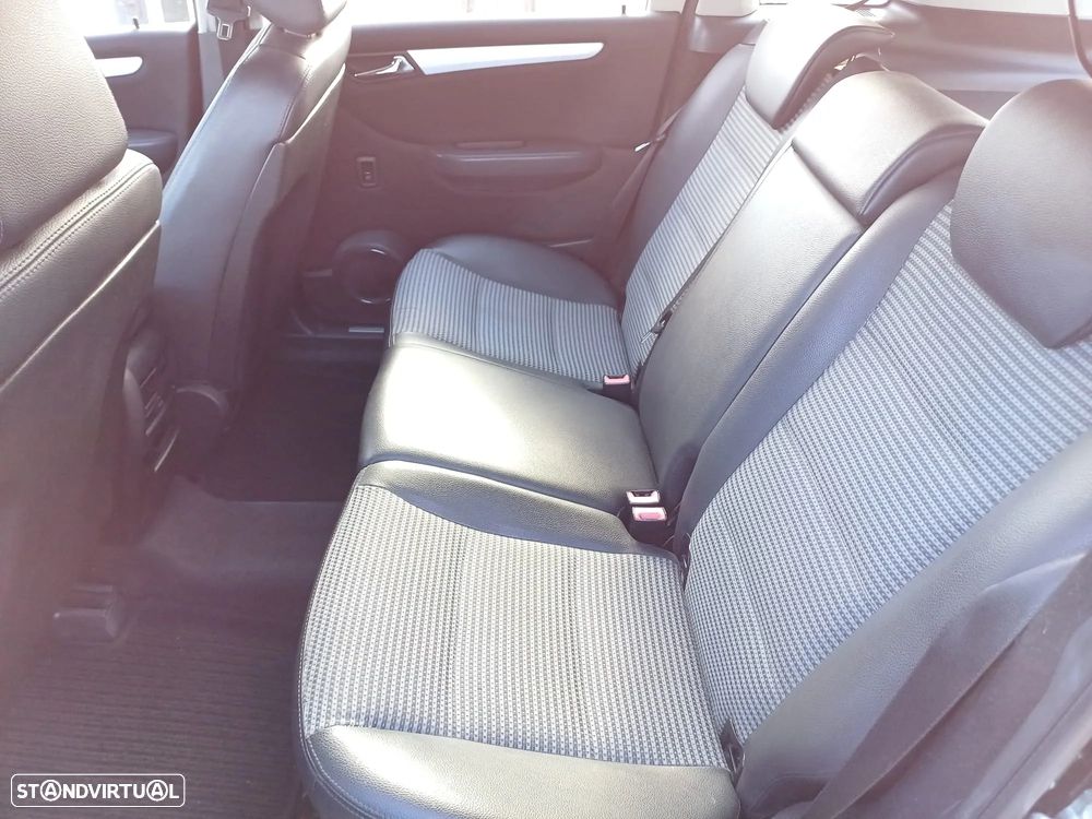 Mercedes-Benz B 200 CDI - 9