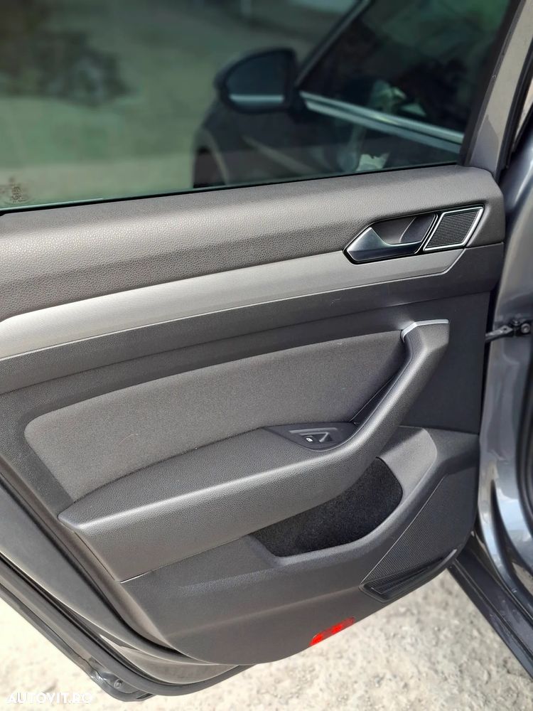 Volkswagen Passat 2.0 TDI DSG (BlueMotion Technology) Comfortline - 11