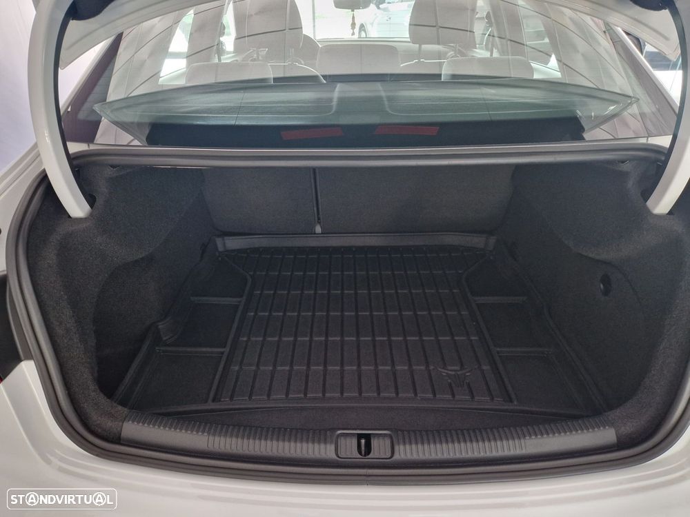 Audi A3 Limousine 1.6 TDI Design - 23