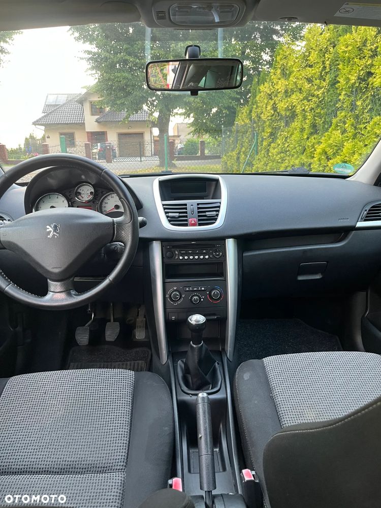Peugeot 207 1.4 - 17