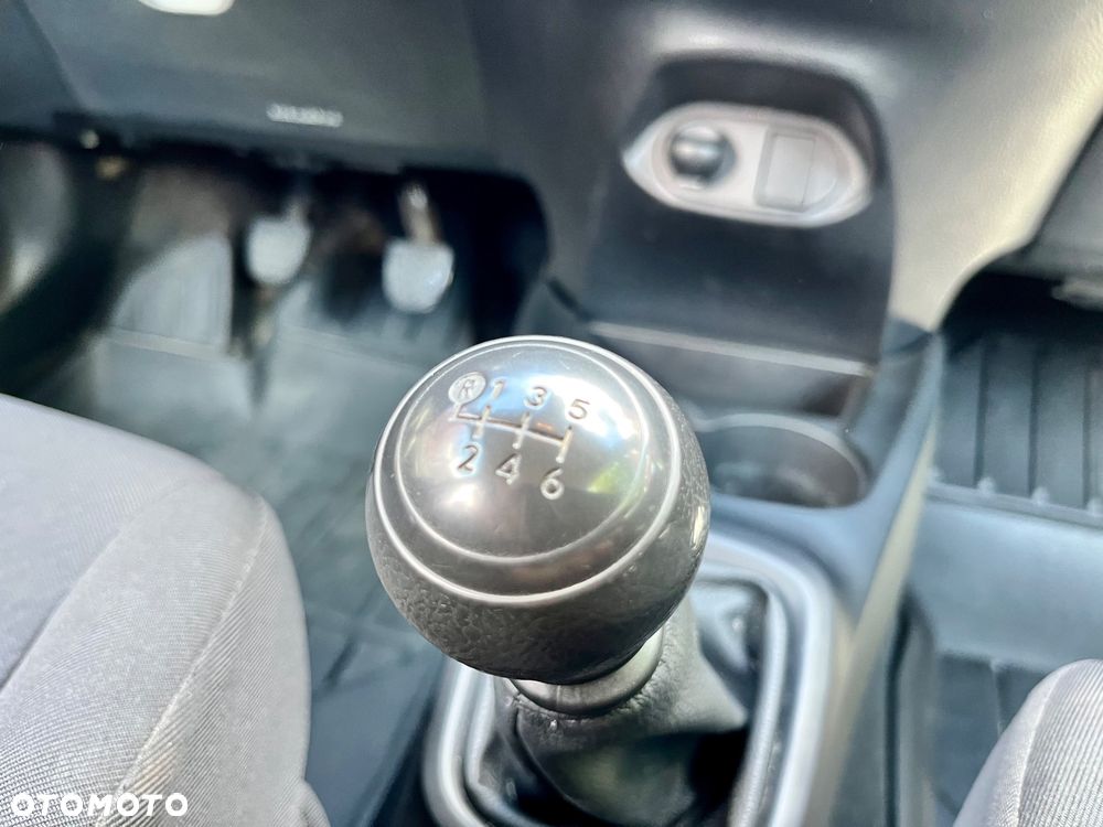 Toyota Yaris 1.5 Active - 22